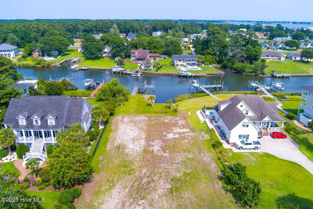 119 Cape Point Boulevard, Cape Carteret