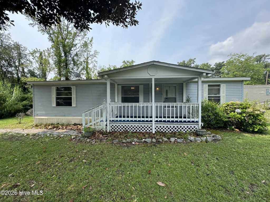 1227 Village Road Ne, Leland