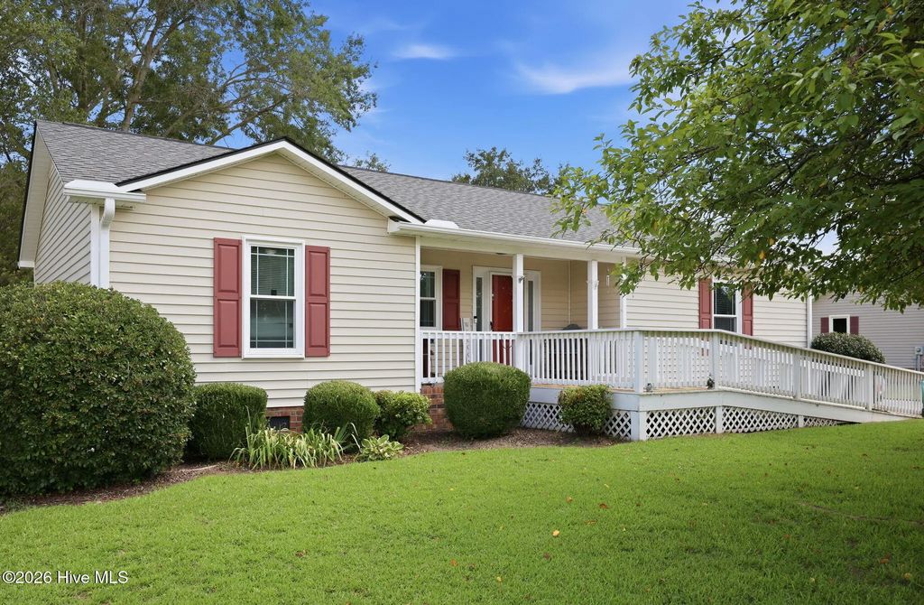 2623 Thomas Langston Road, Winterville