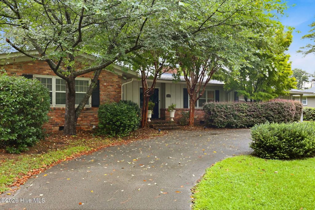 1203 Greenbriar Road, Kinston