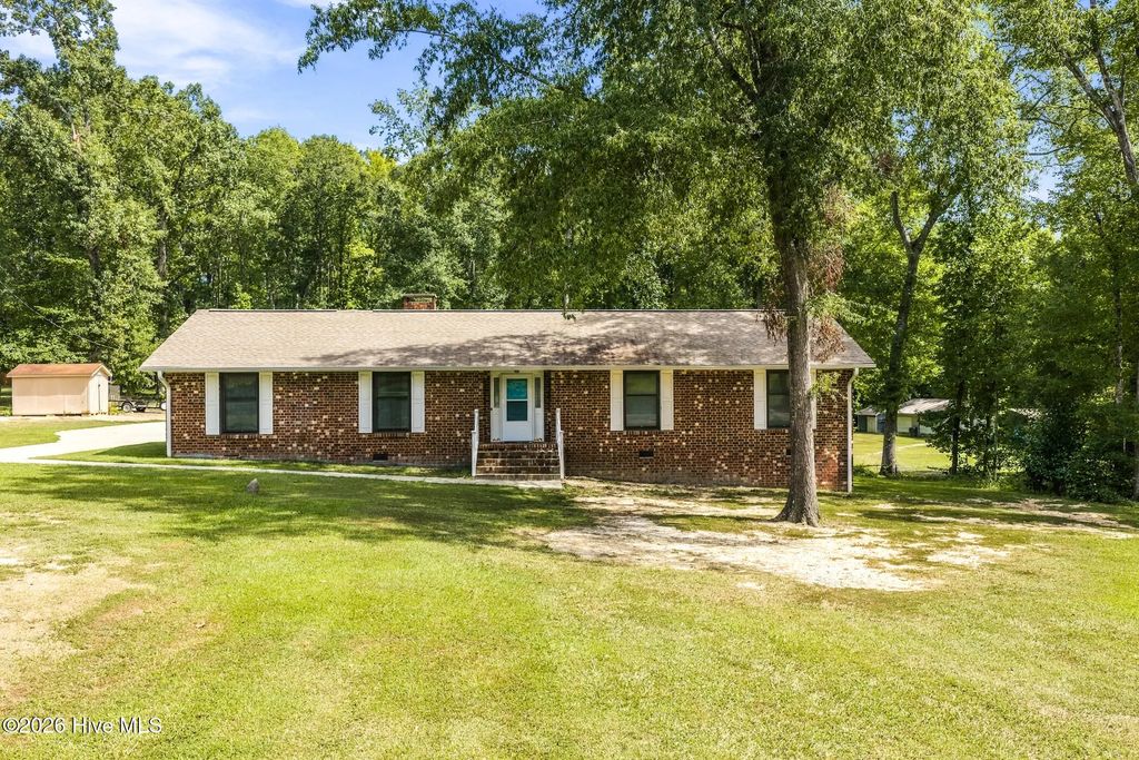 127 Spring Dr Extension, Rockingham
