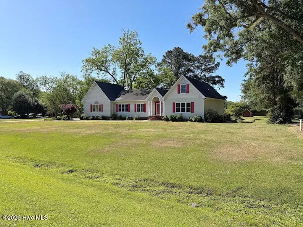 2496 N Nc 24 Highway, Beulaville