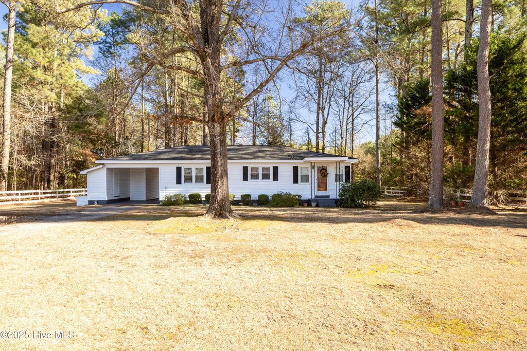 2907 Sivertsen Road, Autryville
