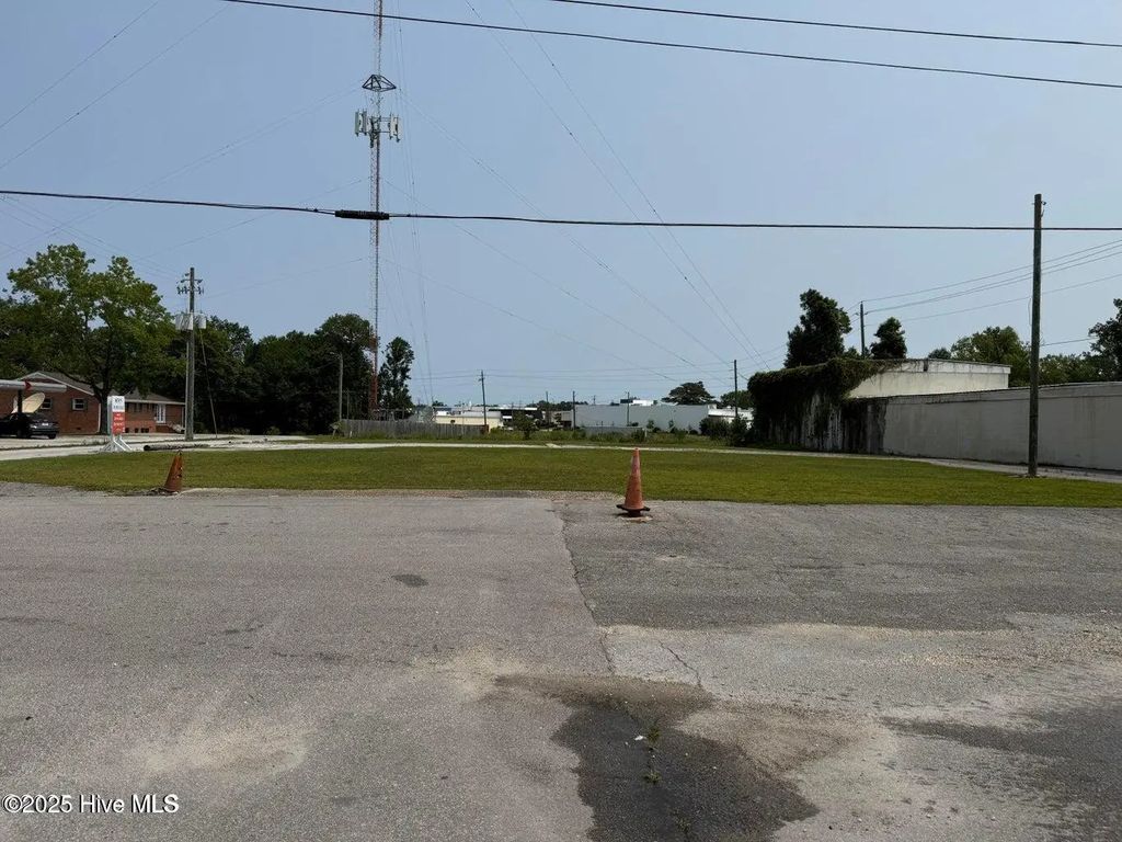 911 Lejeune Boulevard, Jacksonville