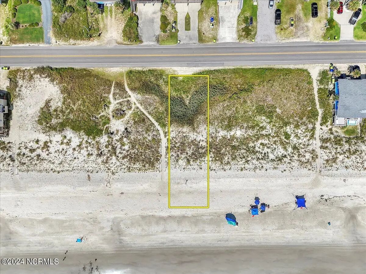 5517 E Beach Drive, Oak Island