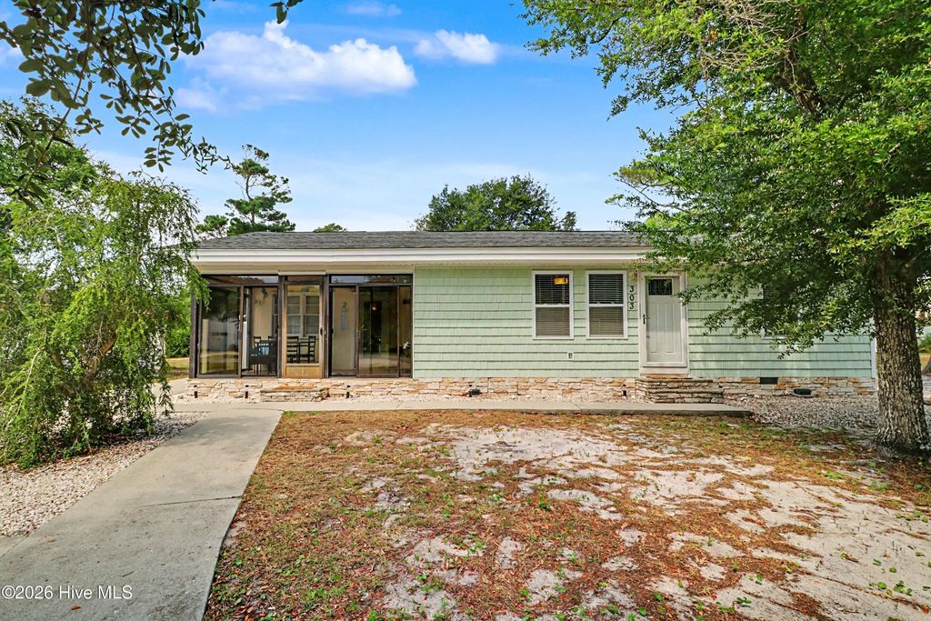 303 Keziah Street, Oak Island Beach