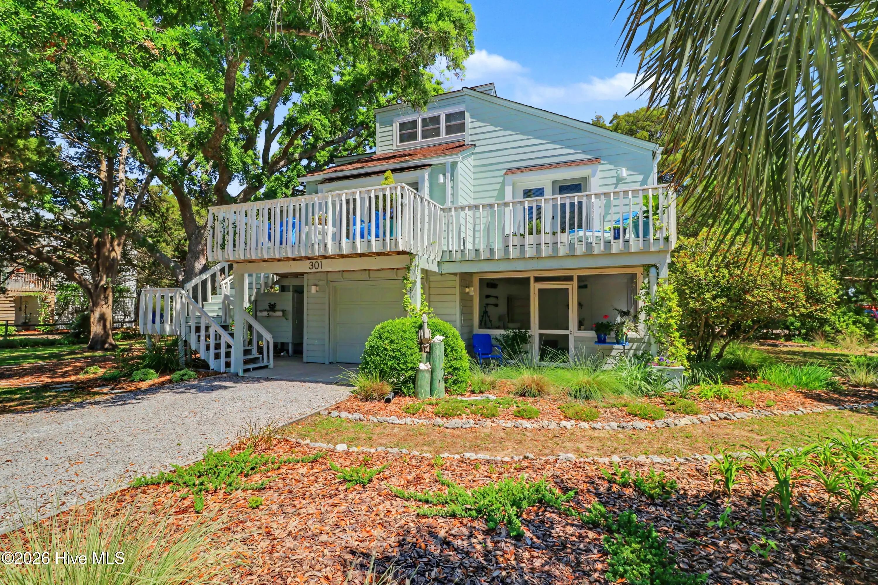 301 22nd Place E, Oak Island