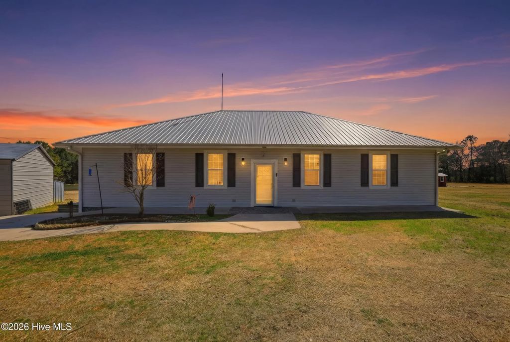 335 Bull Tail Road, Wallace