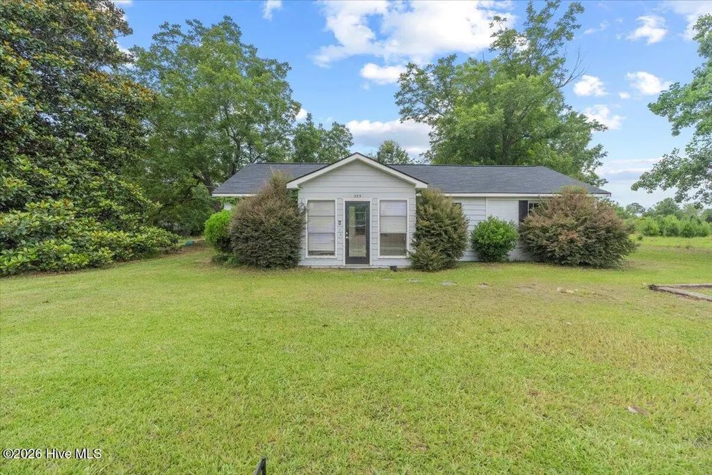 305 Terrace Hill Road, Jefferson