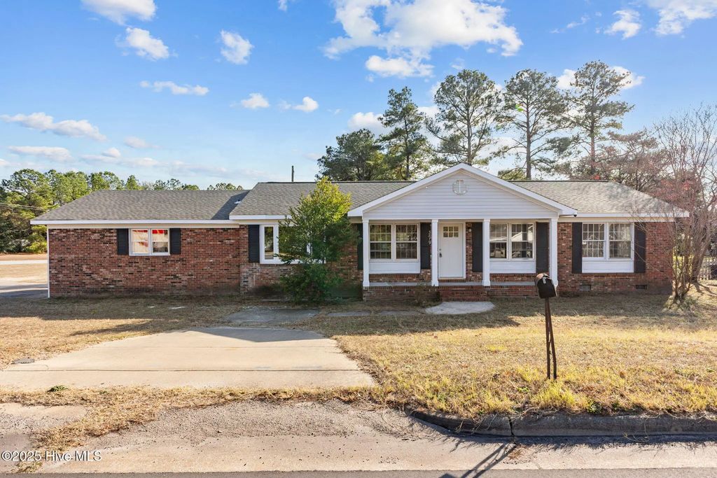 3819 Cumberland Road, Fayetteville