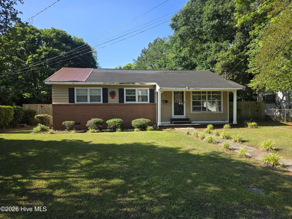 110 E Holland Street, Chadbourn