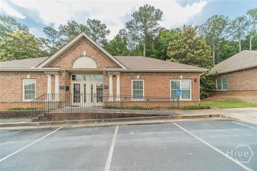 155 Bankers Boulevard E200, Monroe