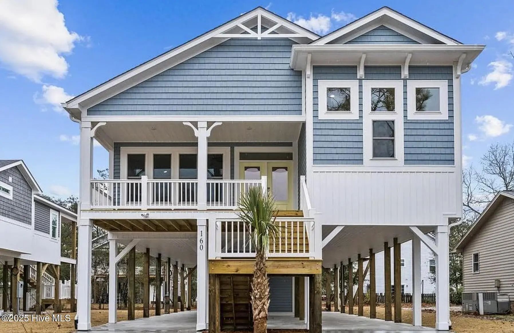 212 Ne 57th Street, Oak Island