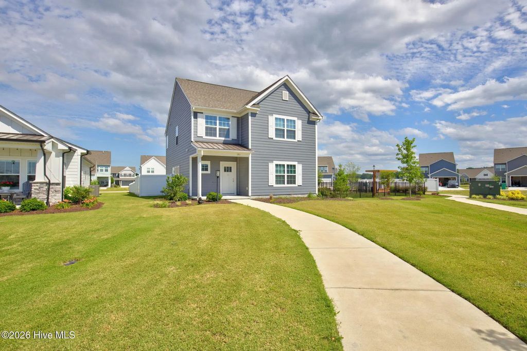 203 Iris Circle, Moyock
