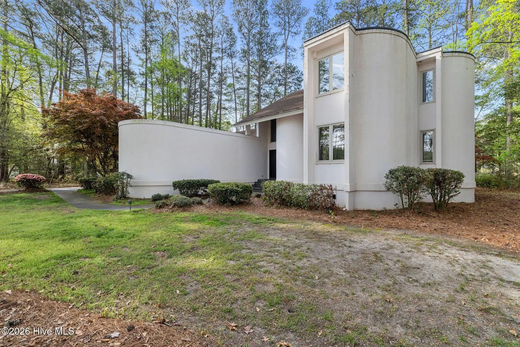 5007 Country Club Drive N, Wilson