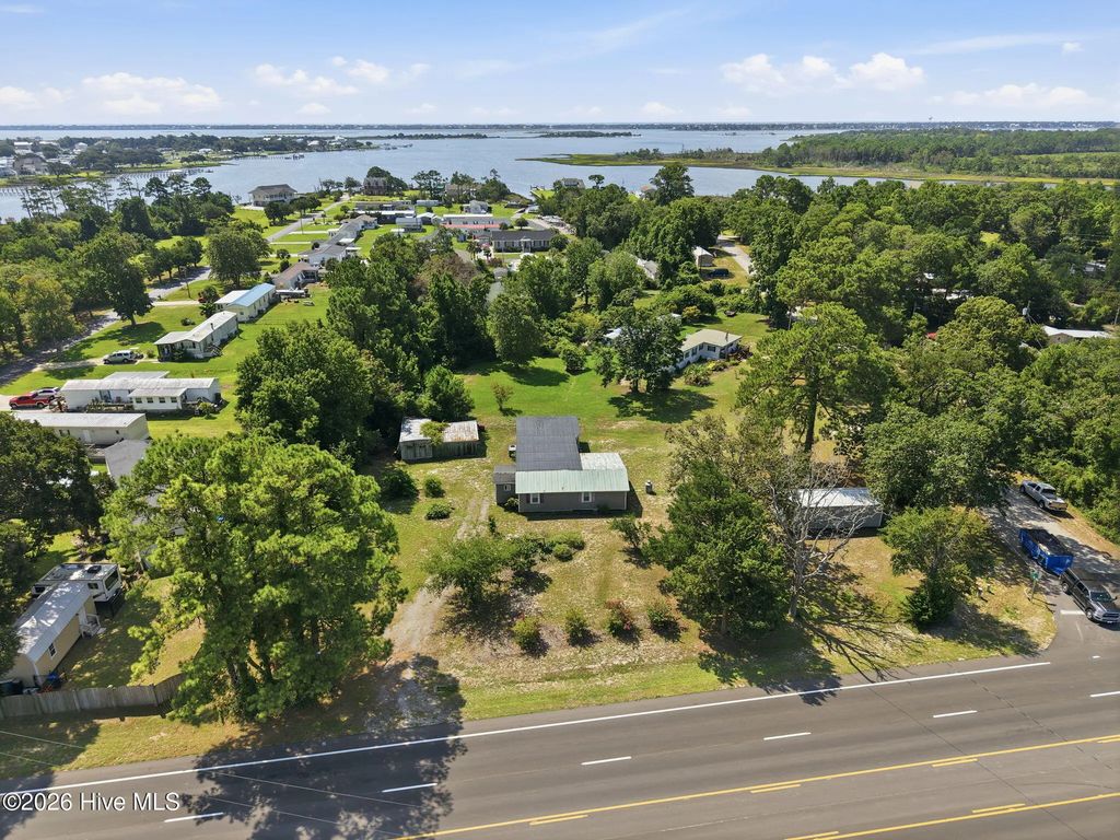 4827 Highway 24, Newport