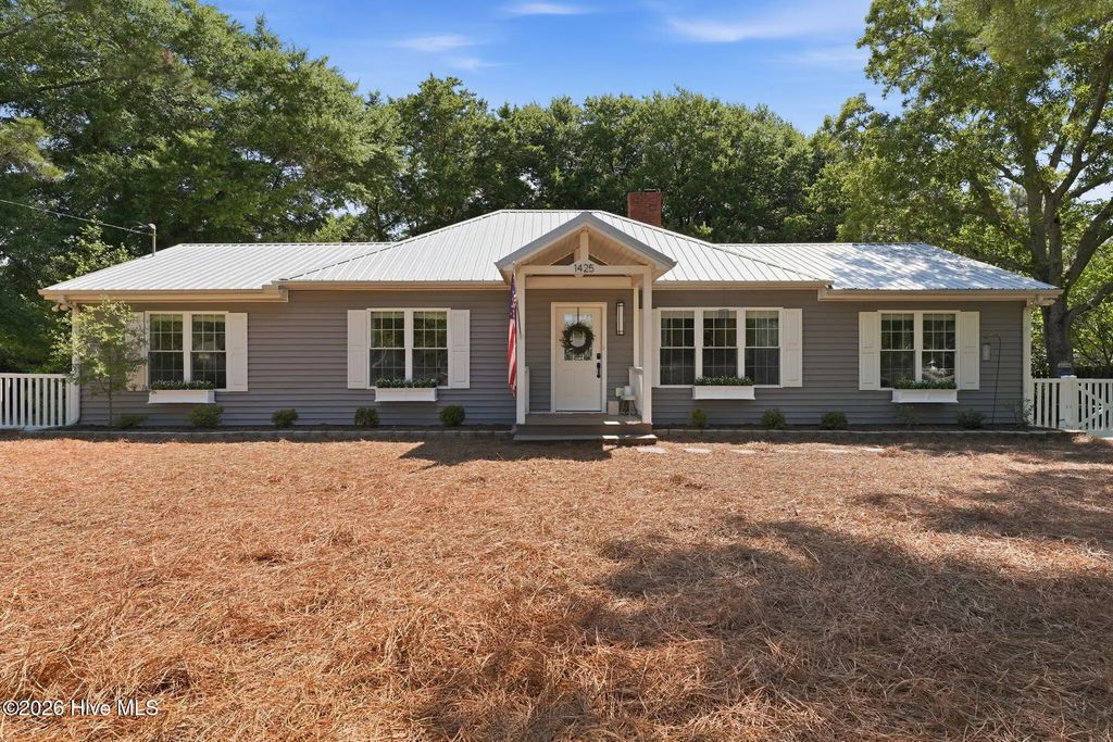 1425 Central Drive, Southern Pines
