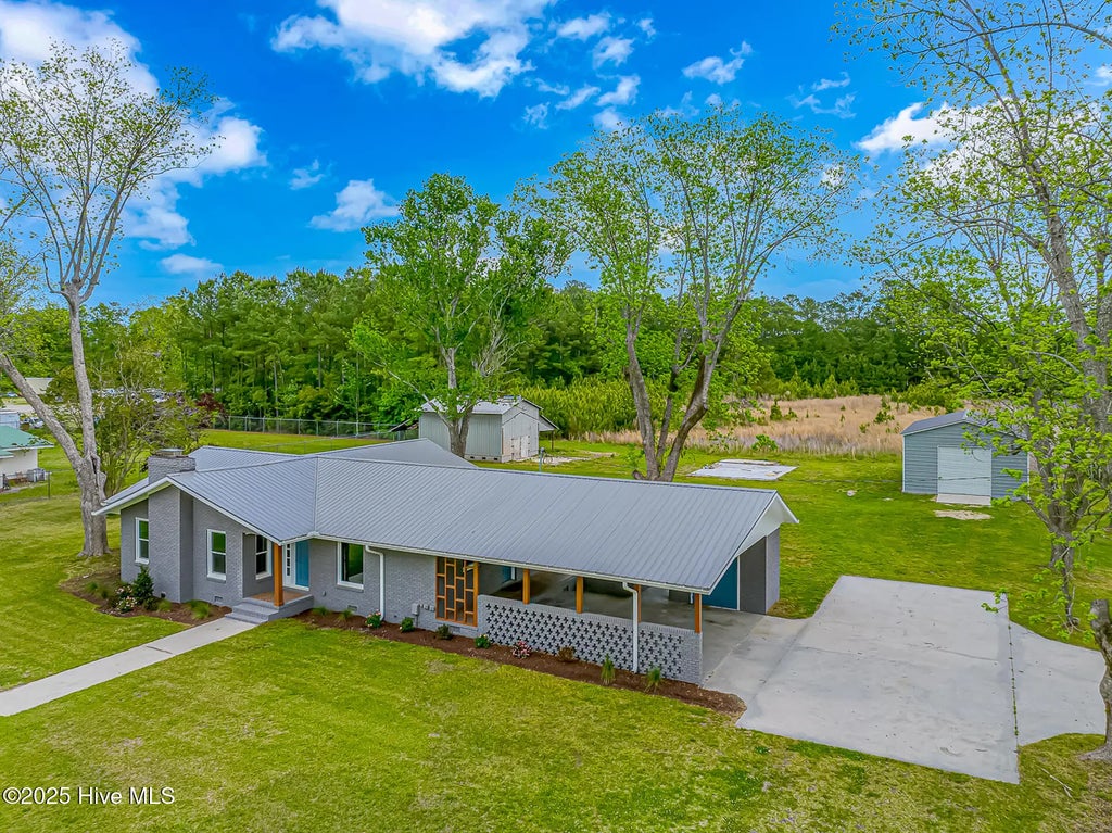 2360 Highway 701 N, Loris