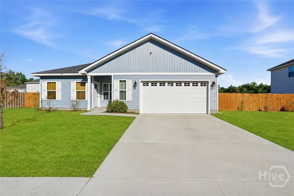 138 Cherokee Oaks Crossing, Hinesville