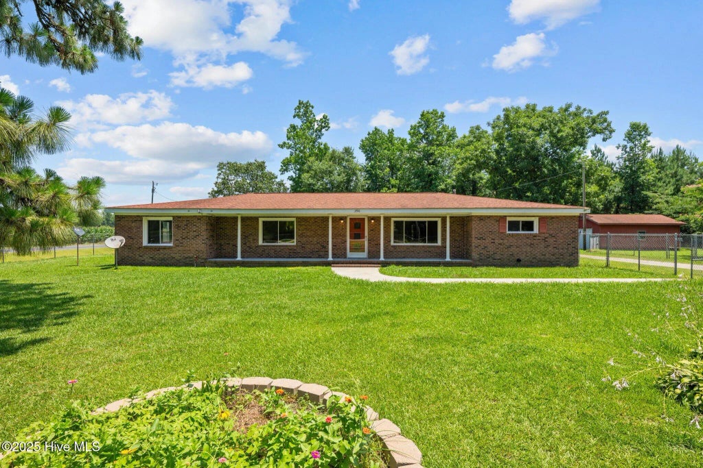 390 Richardson Road, Dover