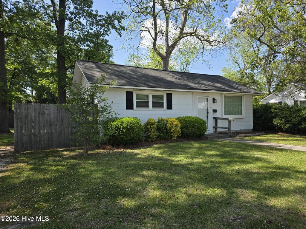 108 S Lee Street, Whiteville