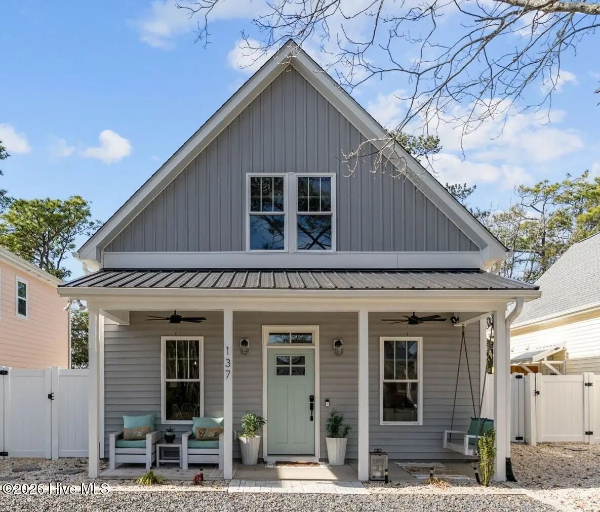 137 Ne 75th Street, Oak Island