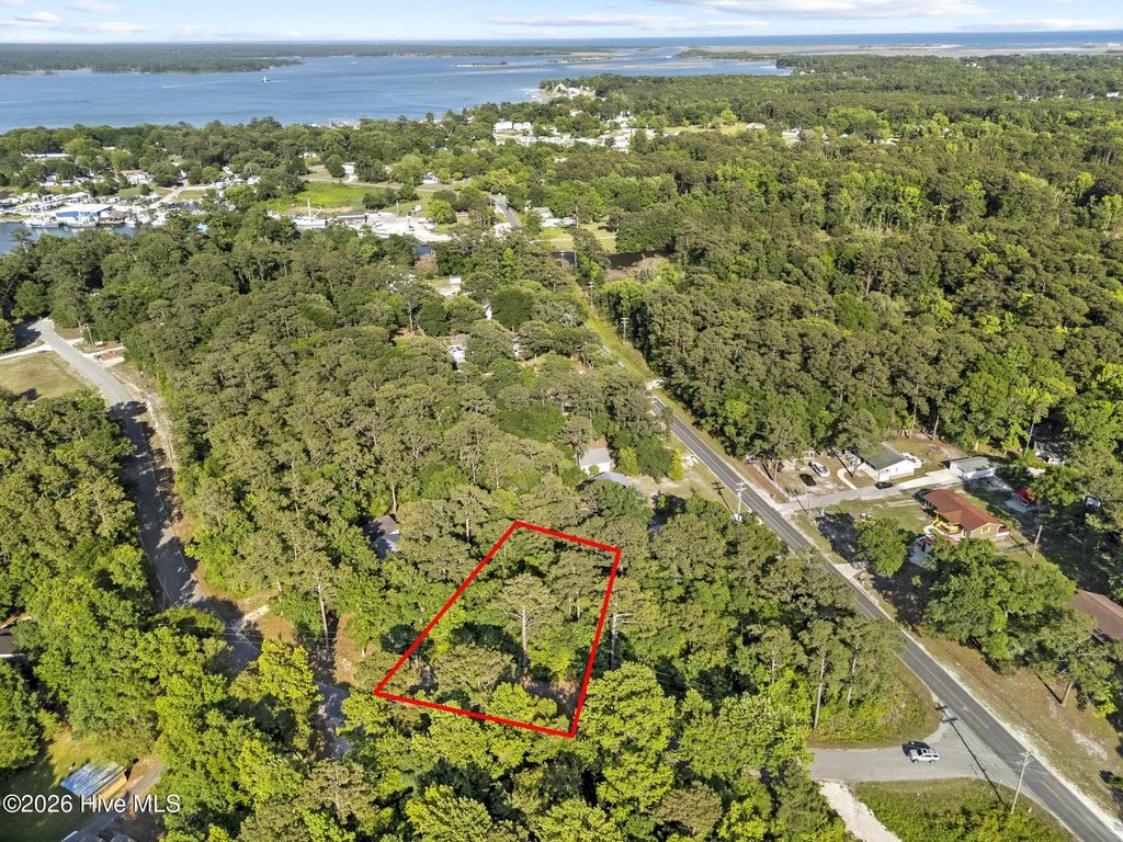 000 Holly Drive, Sneads Ferry