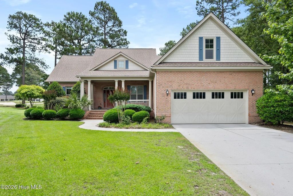 1010 Rosea Court, Leland