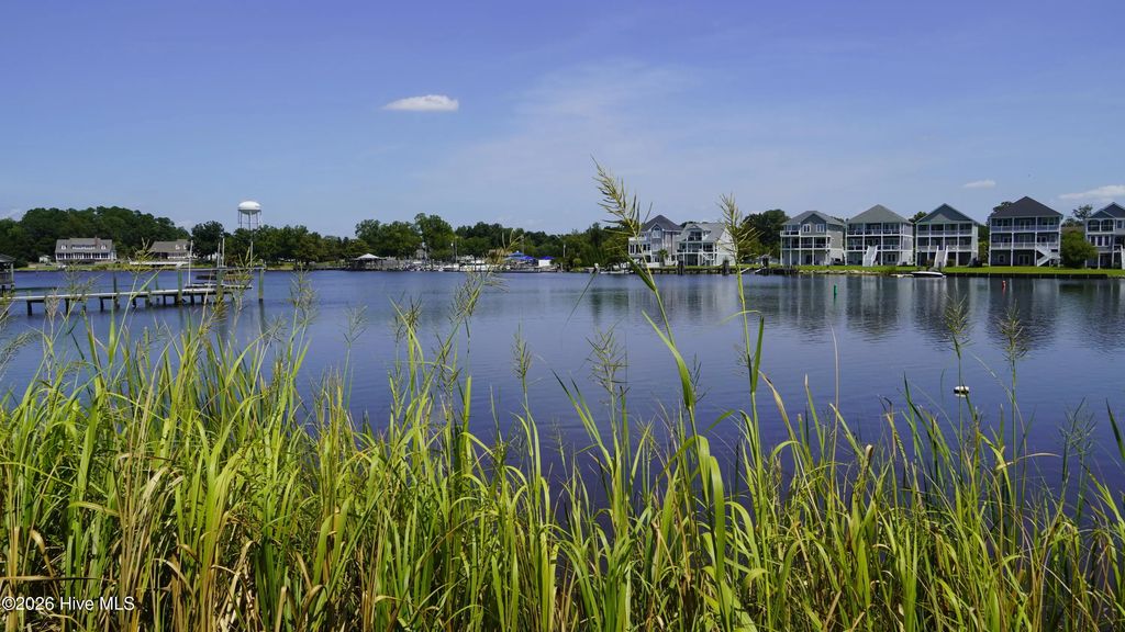 209 Laguna Lane, Jacksonville