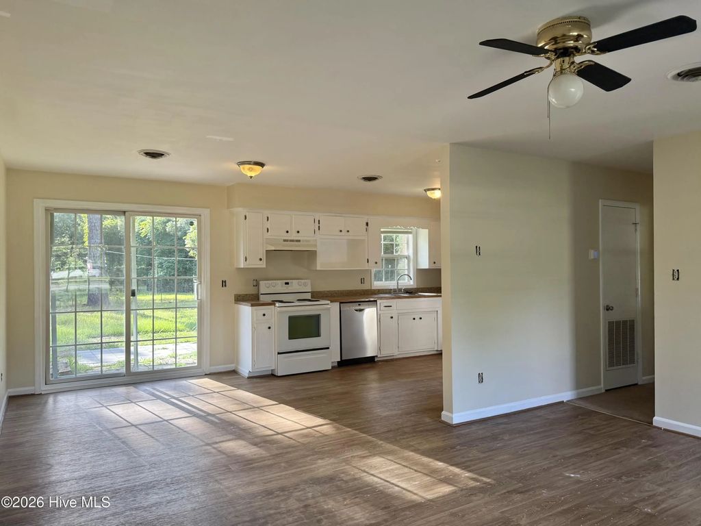 792 Broad Creek Road, New Bern