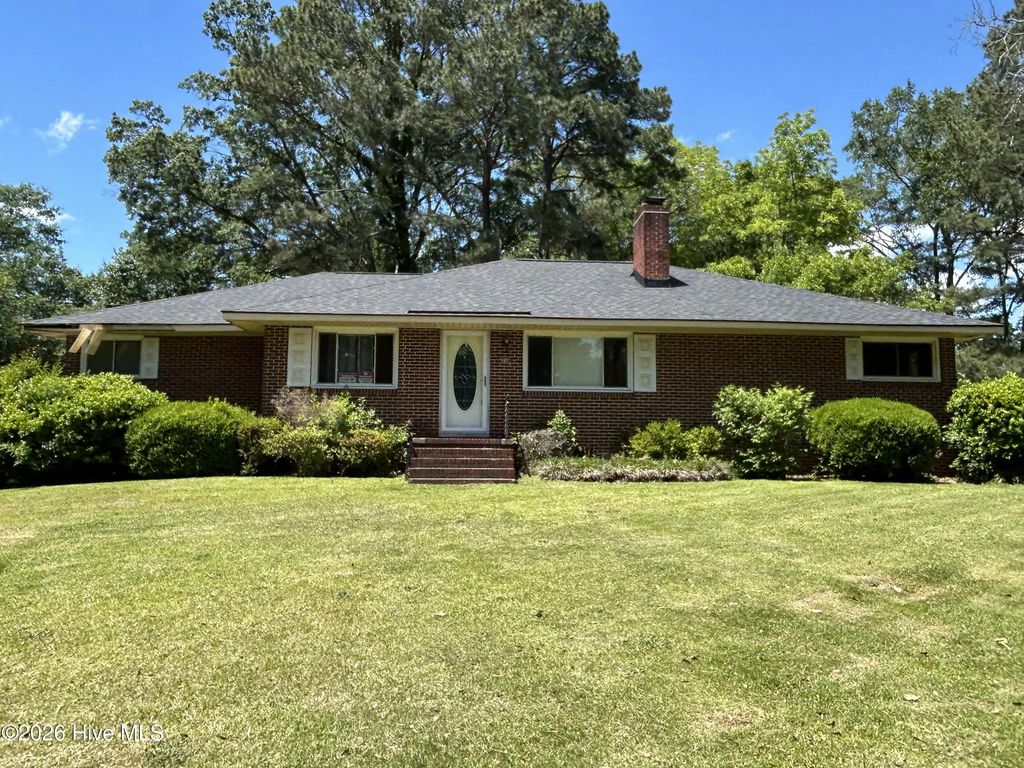 408 Rountree Street W, Ash