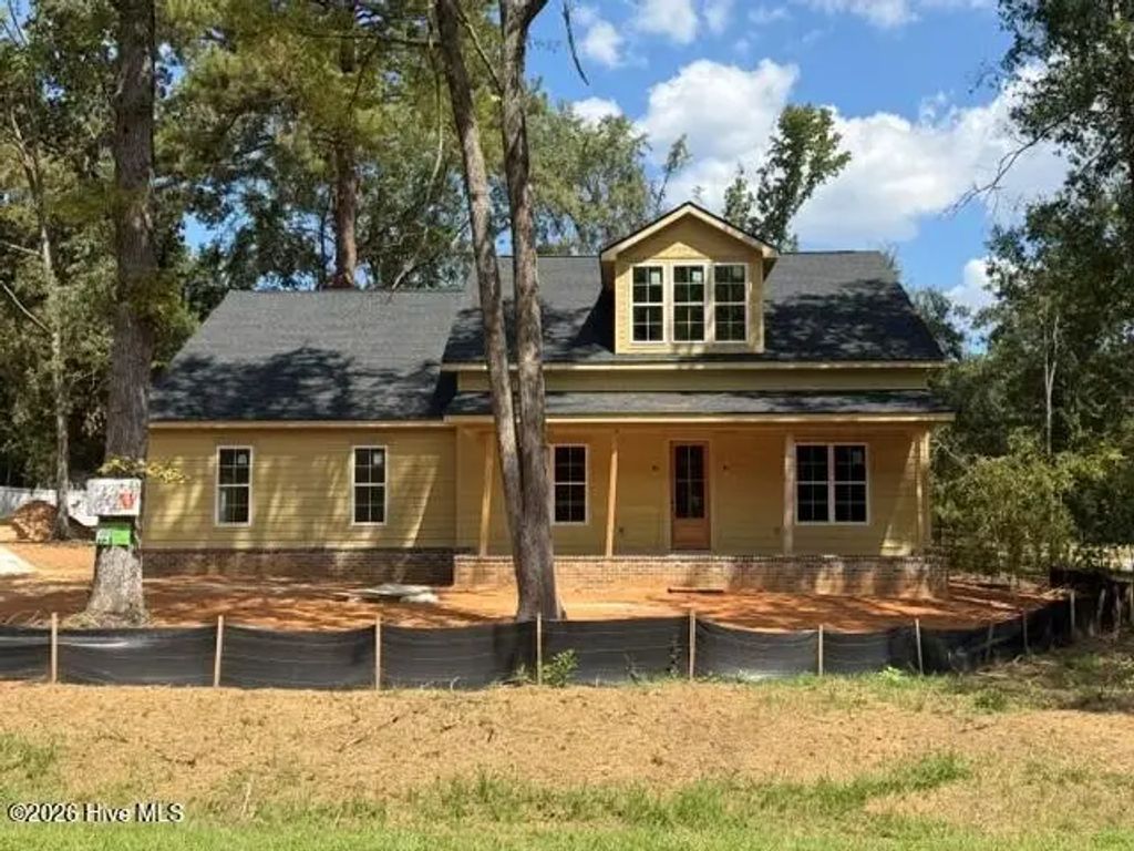 6511 Apple Lane, Appling