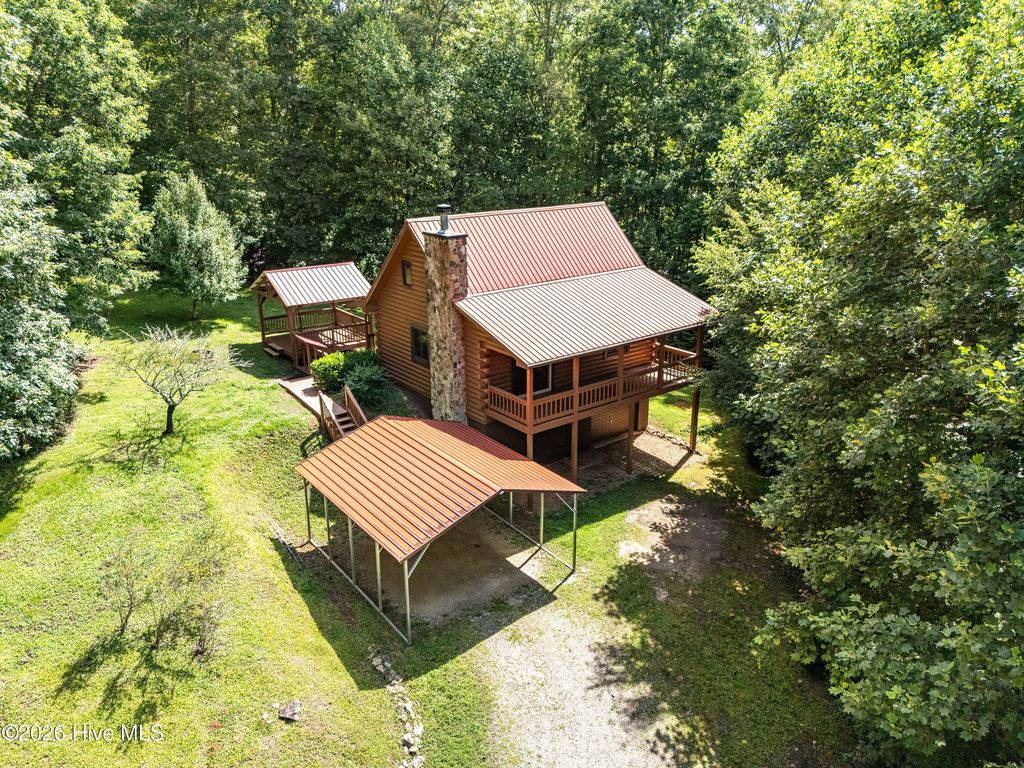 44 Red Wolf Trail, Blairsville
