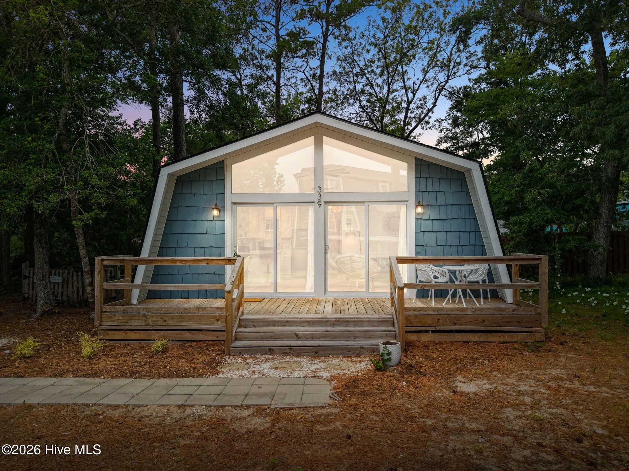 339 Ne 50th Street, Oak Island