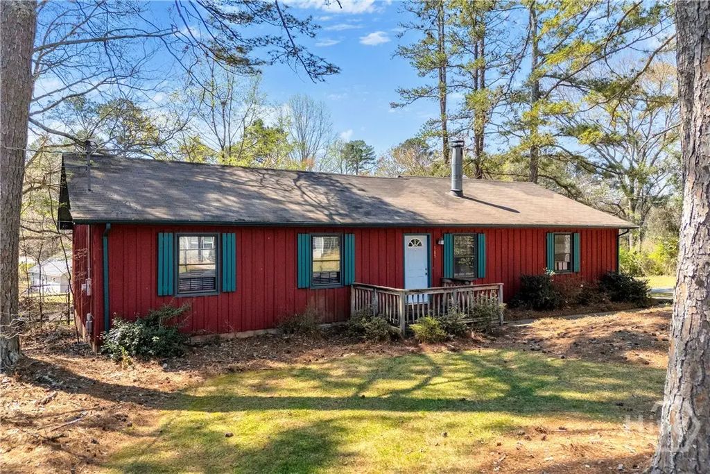 185 Live Oak Place, Athens