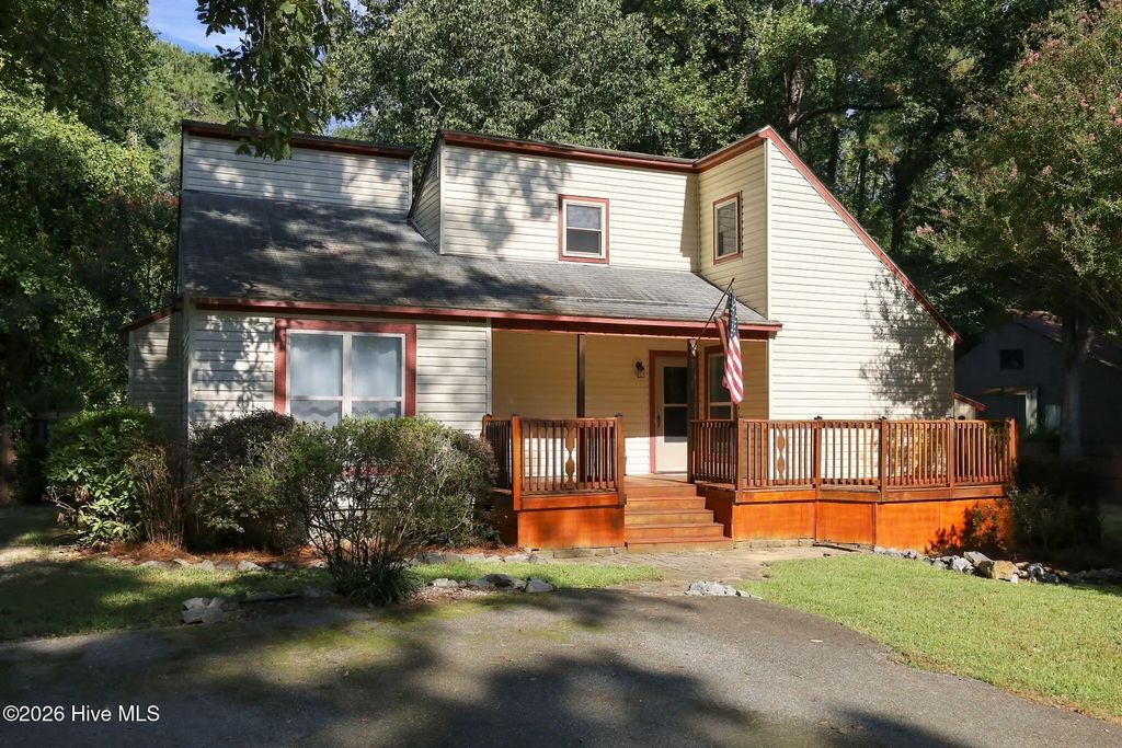 814 River Hill Drive, Greenville