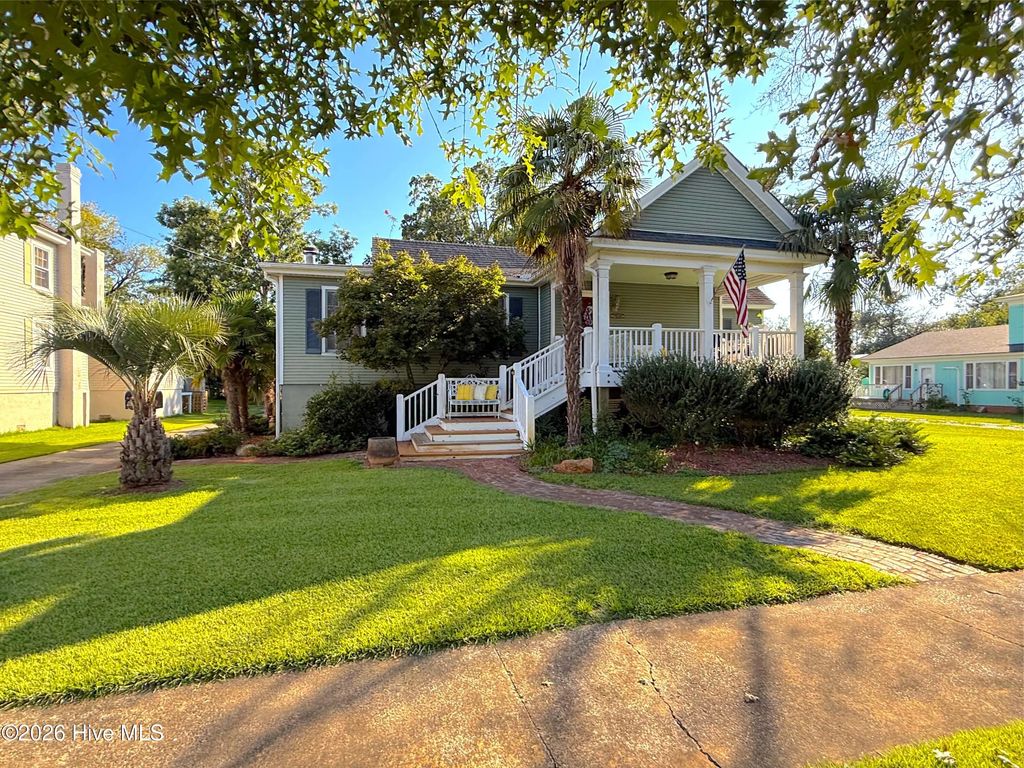690 E Main Street, Belhaven