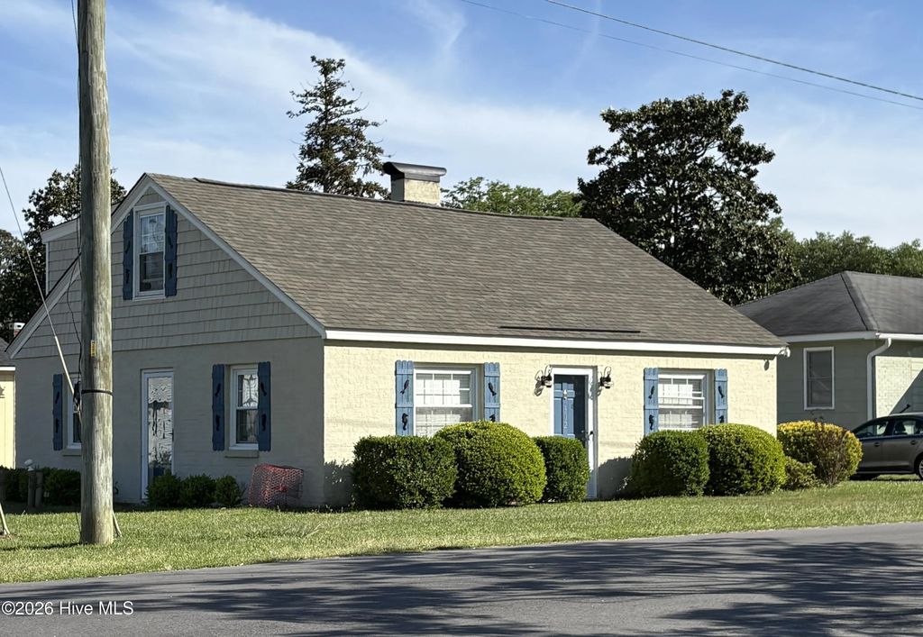 302 N Shores Road, Washington