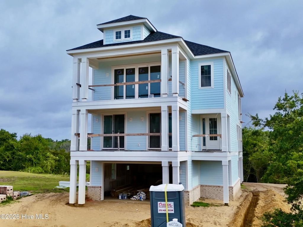 102 Marshland Circle, Newport