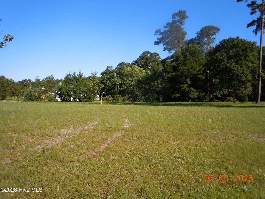 24 Willow Drive, Tabor City