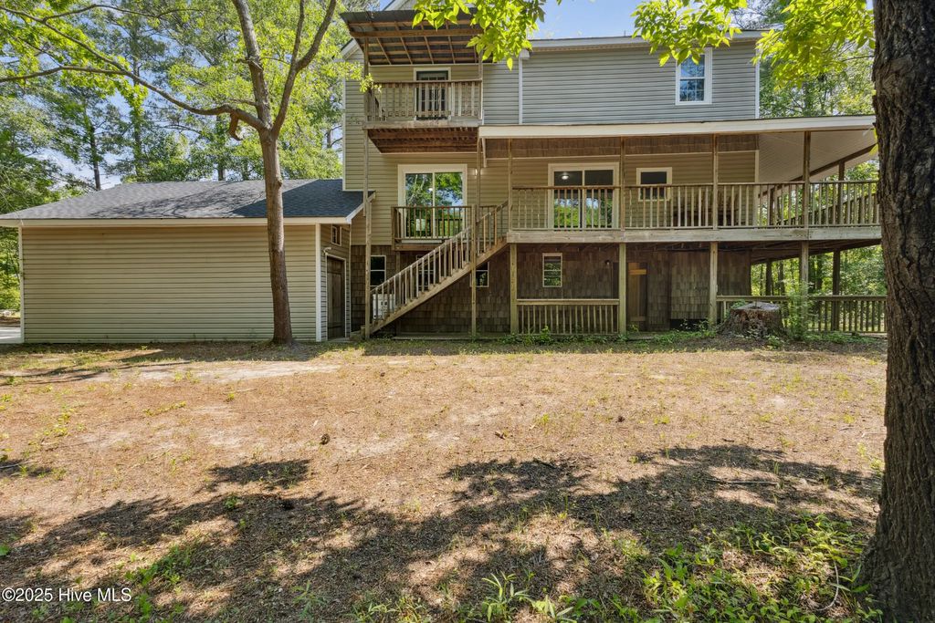 975 River Bend Drive, Burgaw