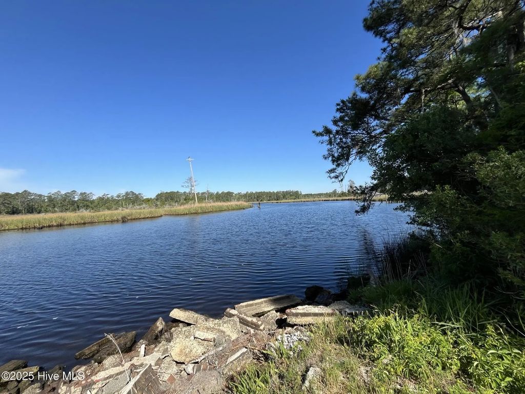 45 N Berne Landing Road, New Bern