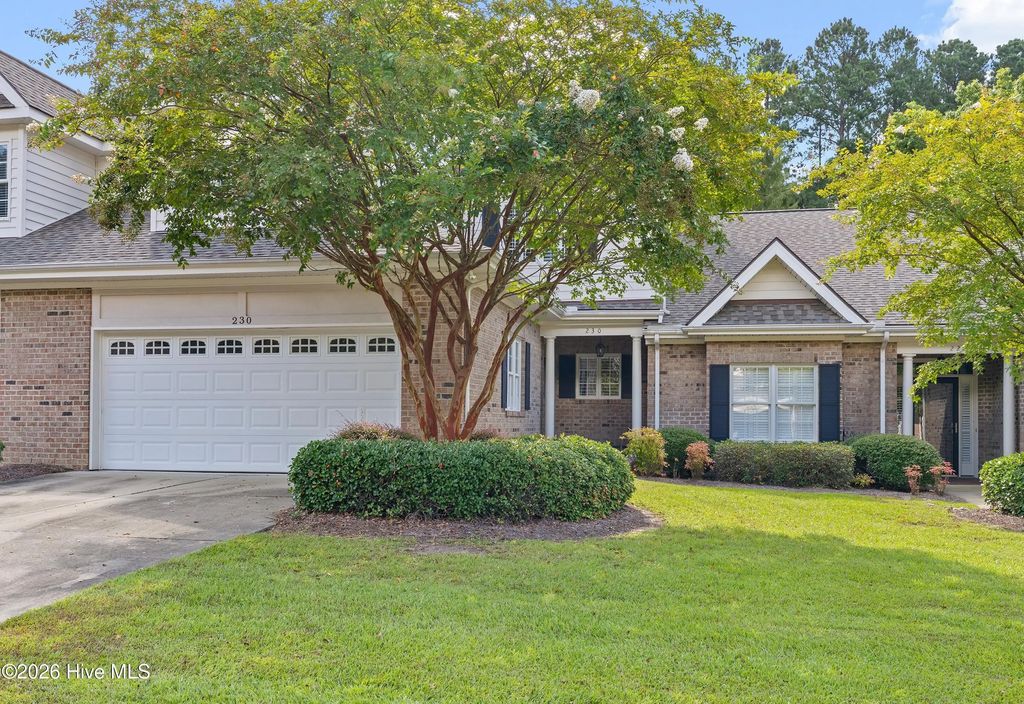230 Lake Park Circle, Smithfield