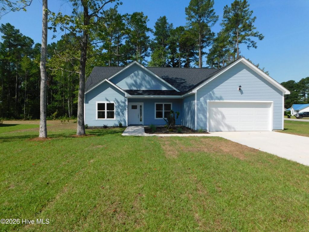 100 Palm Circle, Havelock