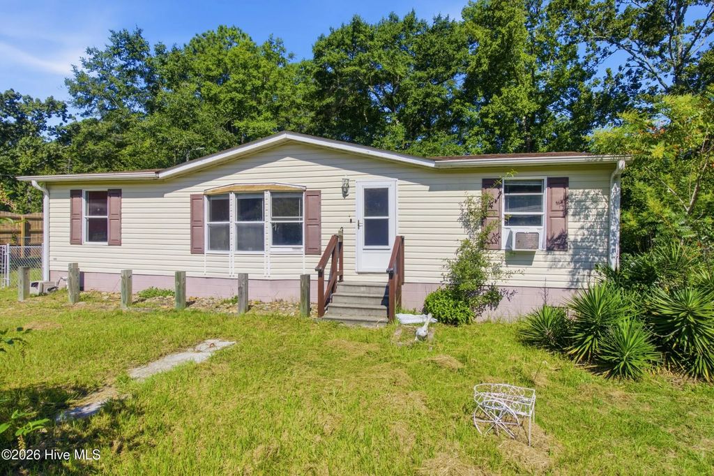 165 High School Road, Vanceboro