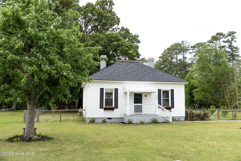 902 Jenkins Avenue, Maysville