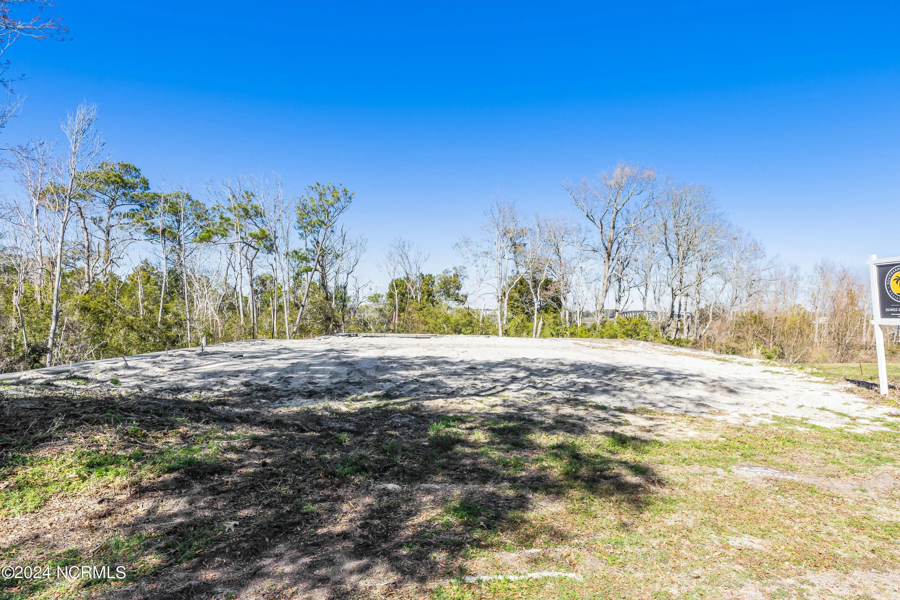 208 Elizabeth Drive, Oak Island