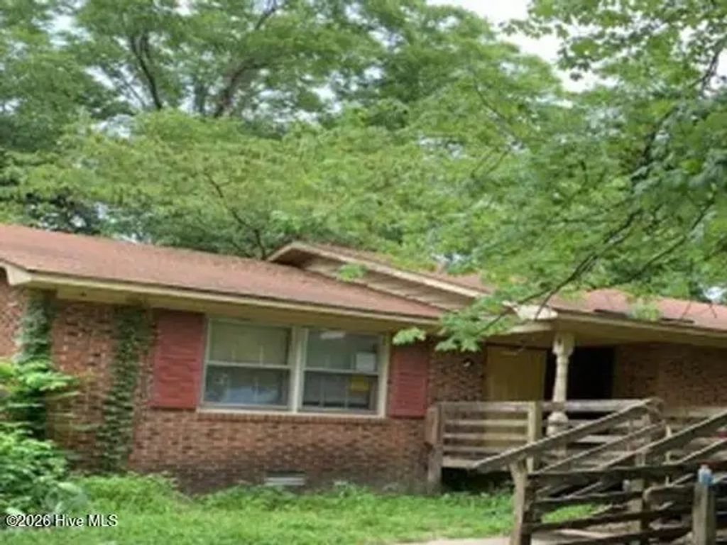 1806 S Pitt Street, Greenville