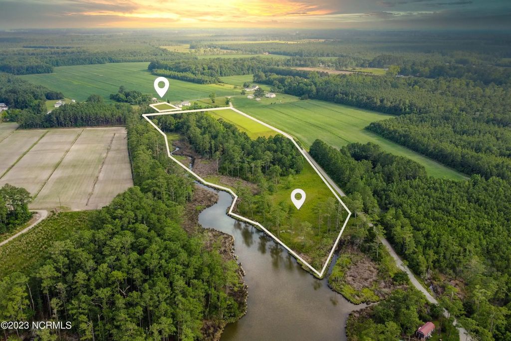 300 Cabin Creek Lane, Merritt