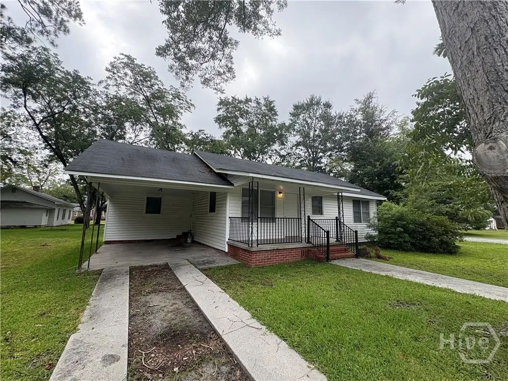 100 N Main Street, Pembroke